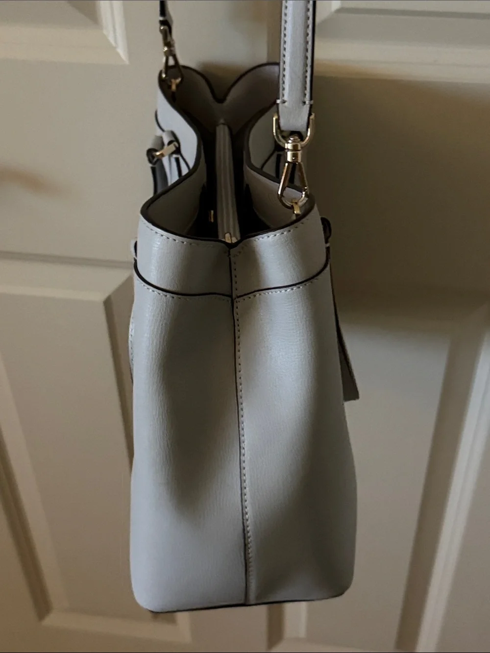 Kate Spade Women's Classic Light Gray Crossbody Bag EUC